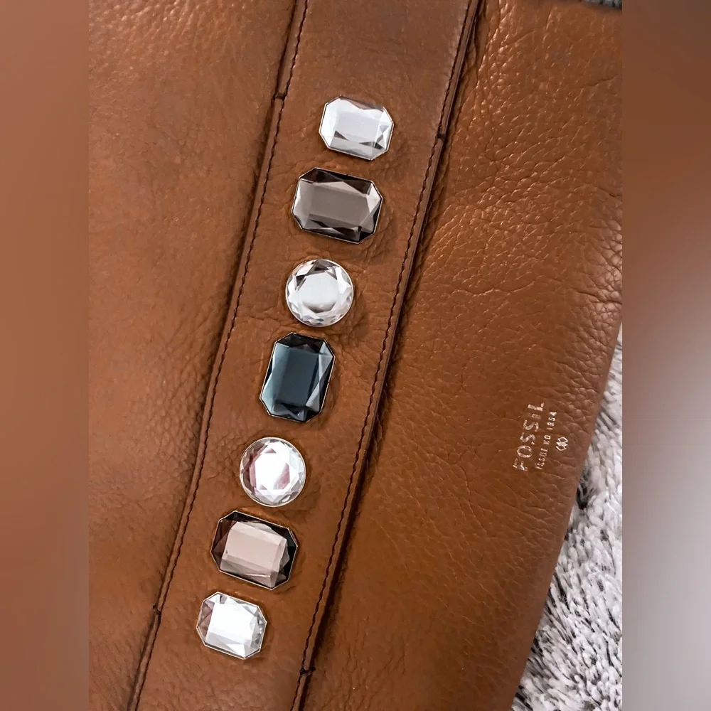 FOSSIL WRISTLET PURSE CLUTCH EXCELLENT CONDITION LEATHER JEWELED TAN - Picture 3 of 9